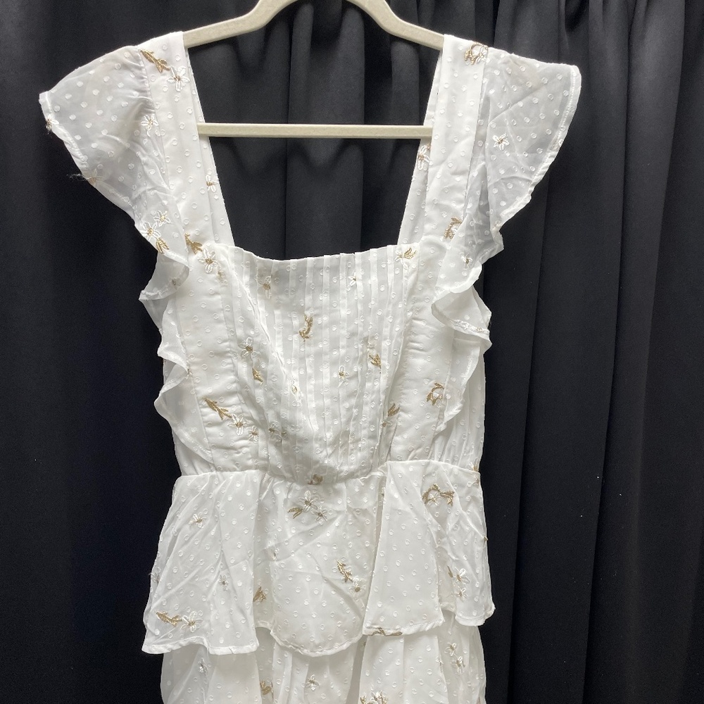 NWT Adelyn Rae White Sundress with Cute Floral Detail